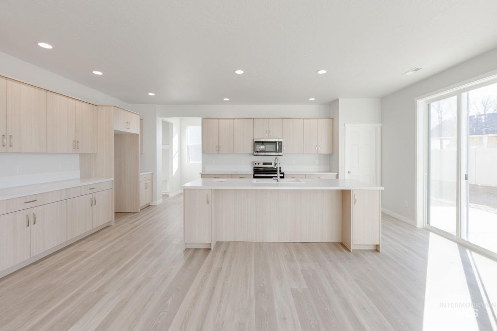 Photo of 13672 Redway Ct, Caldwell, ID 83607 (MLS # 98978468)