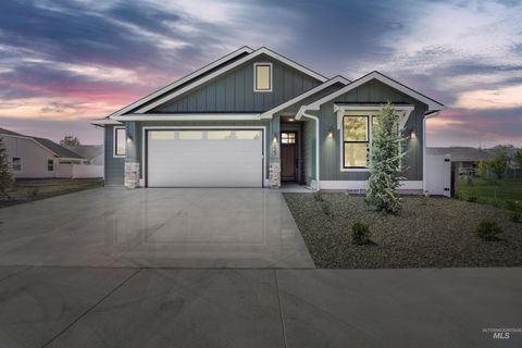 Photo of 933 S Almond St, Nampa, ID 83686 (MLS # 98984503)