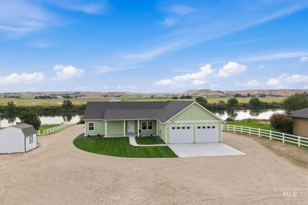 Photo of 7262 Old Bruneau Hwy, Marsing, ID 83639 (MLS # 98998409)