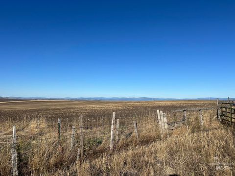 Photo of 0 Between Day Rd & Old Hwy 7 N Of 95, Grangeville, ID 83530 (MLS # 98963924)