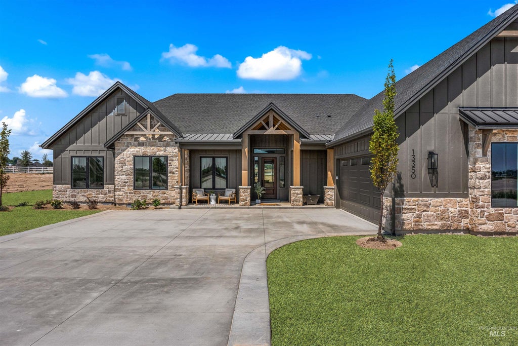 Photo of 13350 Breezeview Ln, Middleton, ID 83644 (MLS # 98996547)