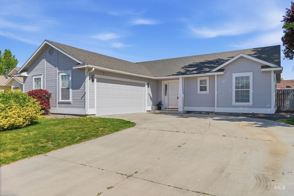 Photo of 501 Knights Circle, Nampa, ID 83687 (MLS # 98985227)