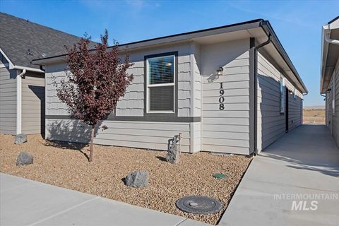 Photo of 1919 NW Enterprise Street, Mountain Home, ID 83647 (MLS # 98981454)