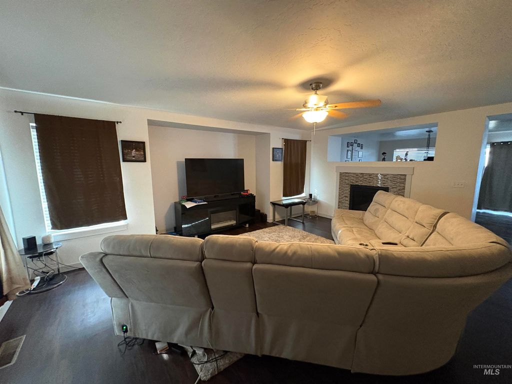 Photo of 740 SW Miner St #SW Miner St, Mountain Home, ID 83647 (MLS # 98973173)