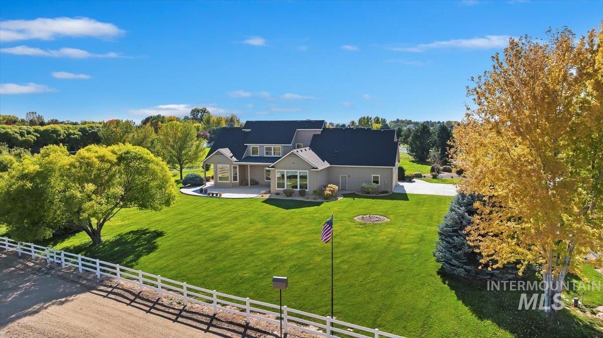 Aerial view of property and surrounding area