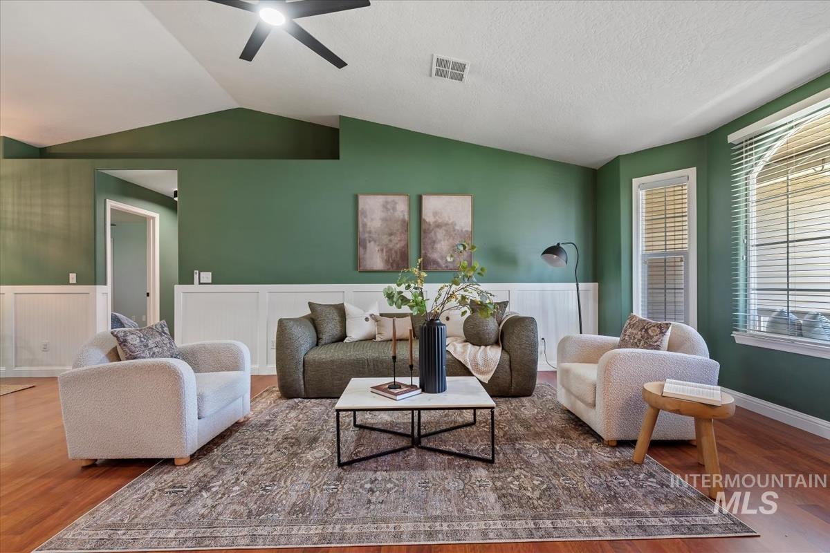 1189 W Penelope St