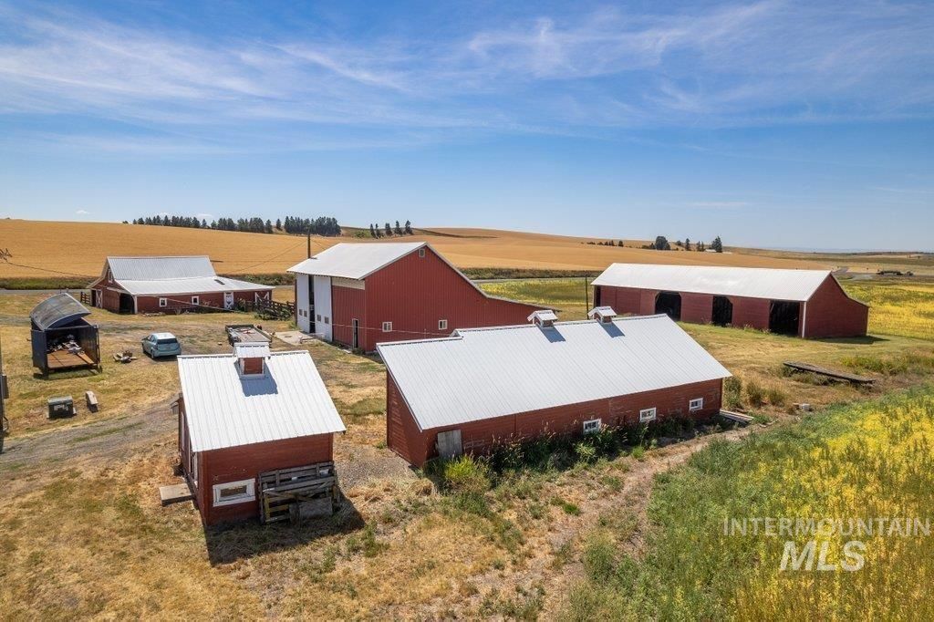 Photo of 1044 Martinson Rd, Moscow, ID 83843 (MLS # 98956734)