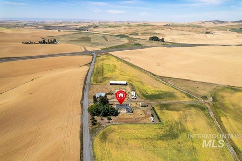 Photo of 1044 Martinson Rd, Moscow, ID 83843 (MLS # 98956734)