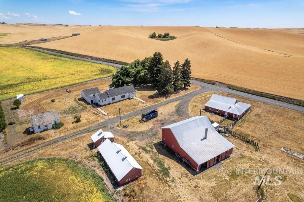 Photo of 1044 Martinson Rd, Moscow, ID 83843 (MLS # 98956734)