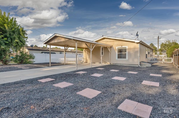 1807 N ALLEN AVE, FRUITLAND, ID 83619 - Image d97d380eb8b83c847364c2dab9288245/3554885603