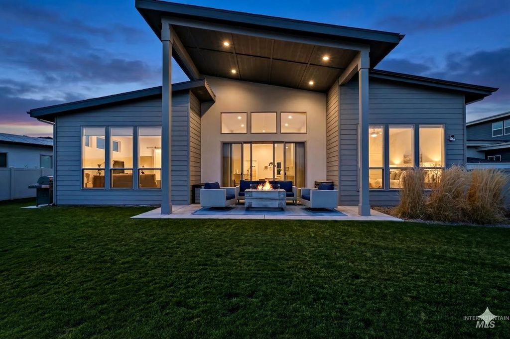 Photo of 4164 E Goldstone Drive, Meridian, ID 83642 (MLS # 98977387)