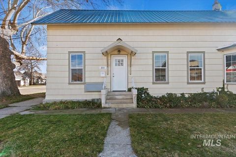 201 W 1st Street Emmett ID 83617