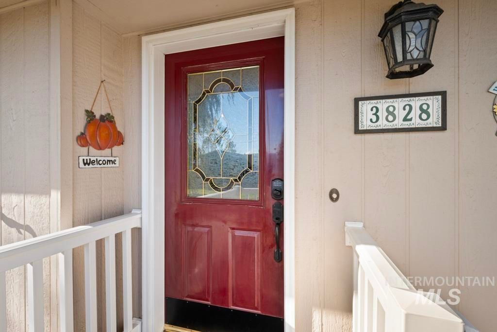 Photo of 3828 15th St, Lewiston, ID 83501 (MLS # 98971667)