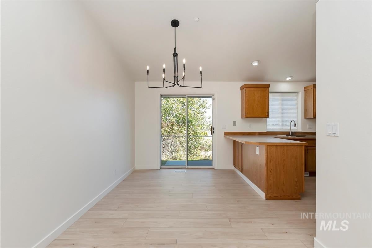 138 W Rockford St.
