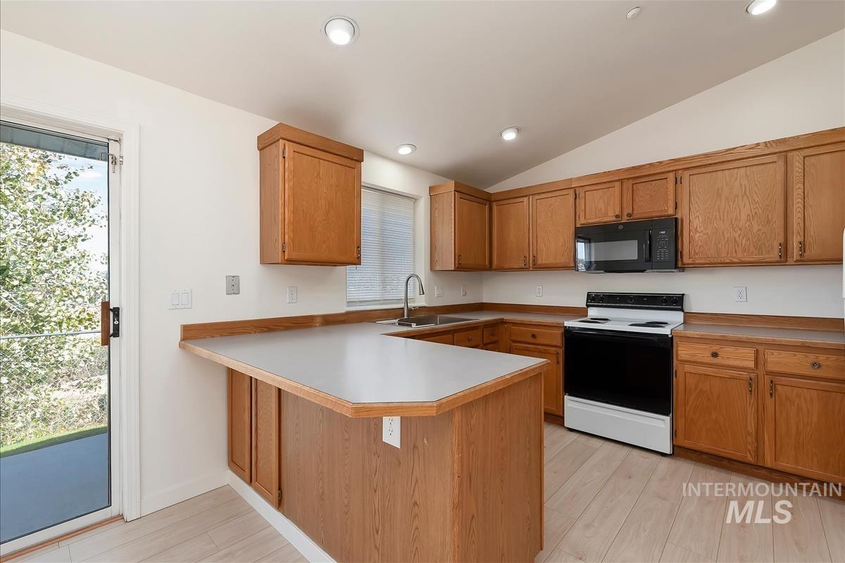 138 W Rockford St.