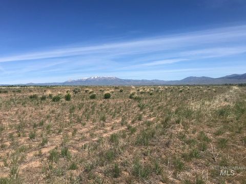 Photo of TBD Redtail Ln Lot 7 Blk 2, Fairfield, ID 83327 (MLS # 98911145)