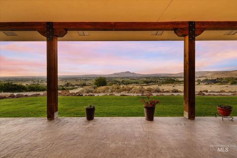 Photo of 995 Hermosa St, Emmett, ID 83617 (MLS # 98962961)