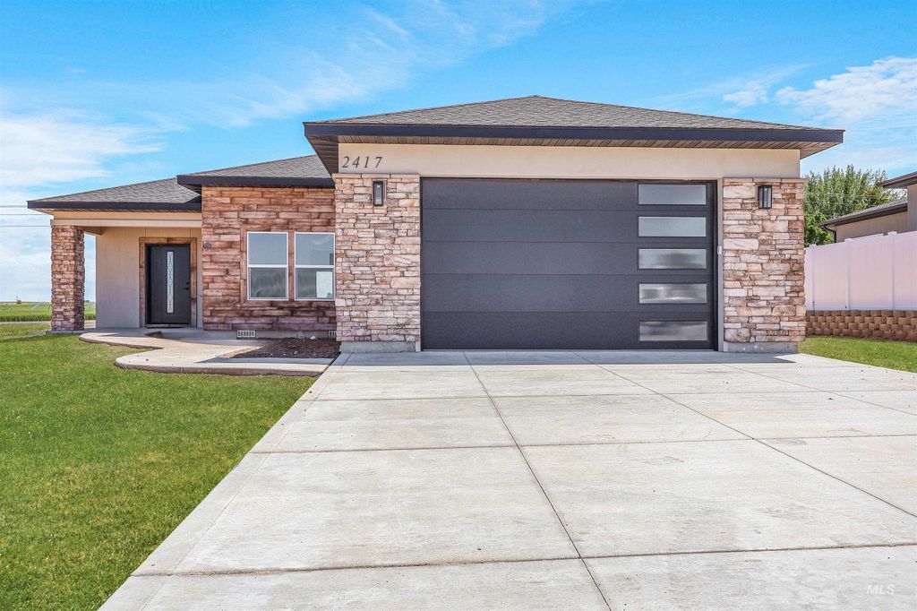 Photo of 2417 Jackson St, Jerome, ID 83338 (MLS # 98988381)