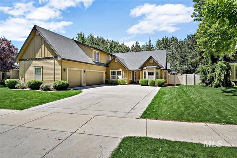Photo of 817 N Shadowridge Ave, Eagle, ID 83616 (MLS # 98986518)