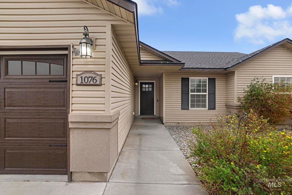 Photo of 1076 Arrow Wood Ct, Twin Falls, ID 83301 (MLS # 98986062)