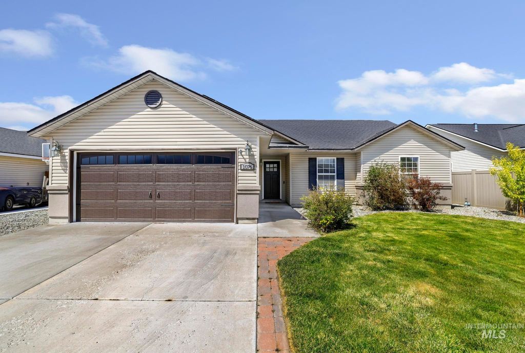 Photo of 1076 Arrow Wood Ct, Twin Falls, ID 83301 (MLS # 98986062)