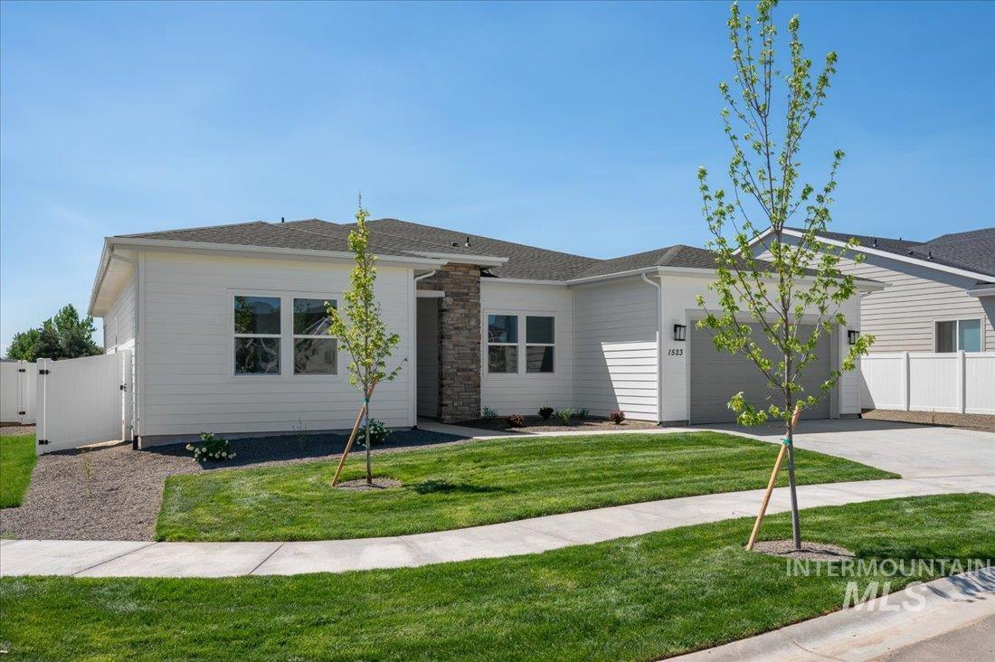 1523 W Switchgrass Ct