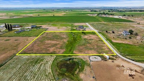 Photo of 530 N 170 E, Shoshone, ID 83352 (MLS # 98952449)