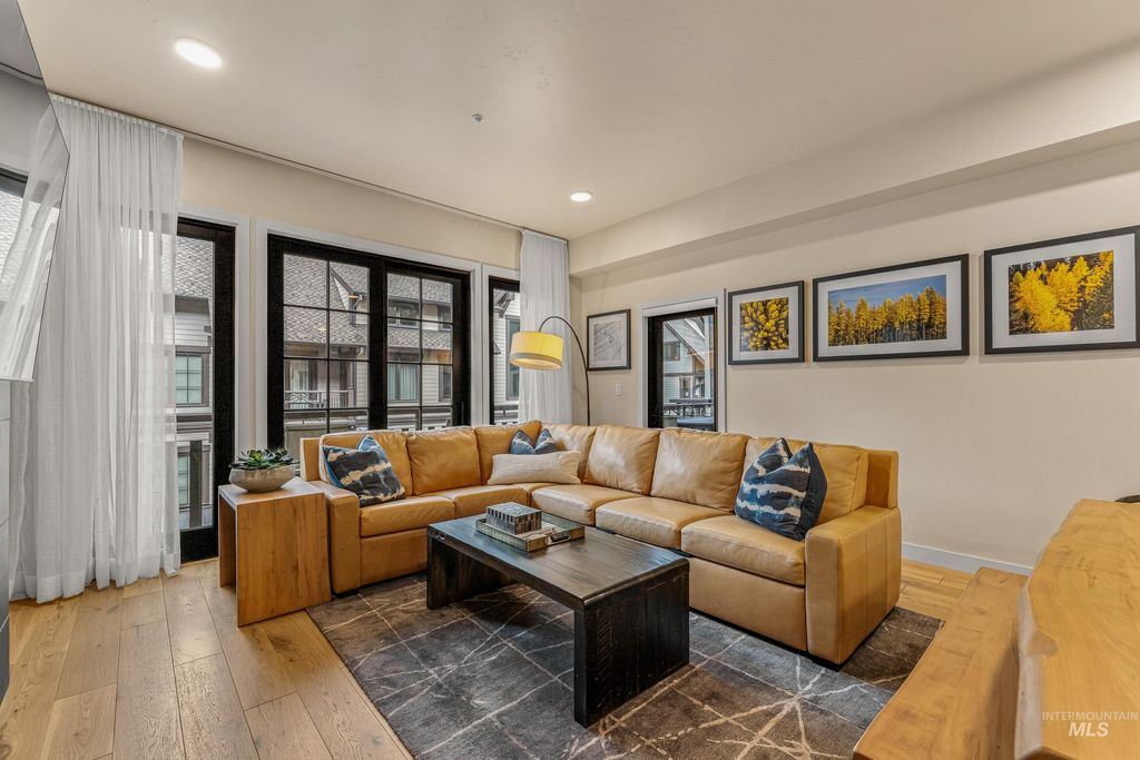 Photo of 720 Village Drive #307, Donnelly, ID 83615 (MLS # 98962834)