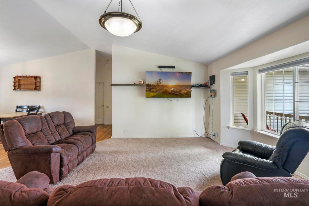 Photo of 916 E 15th Ave, Jerome, ID 83338 (MLS # 98960115)