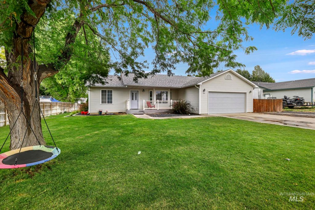 Photo of 916 E 15th Ave, Jerome, ID 83338 (MLS # 98960115)