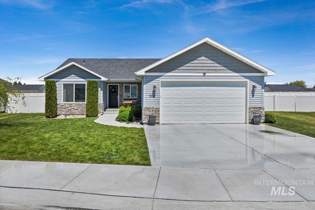 Photo of 1202 Noah Dr, Rupert, ID 83350 (MLS # 98984947)