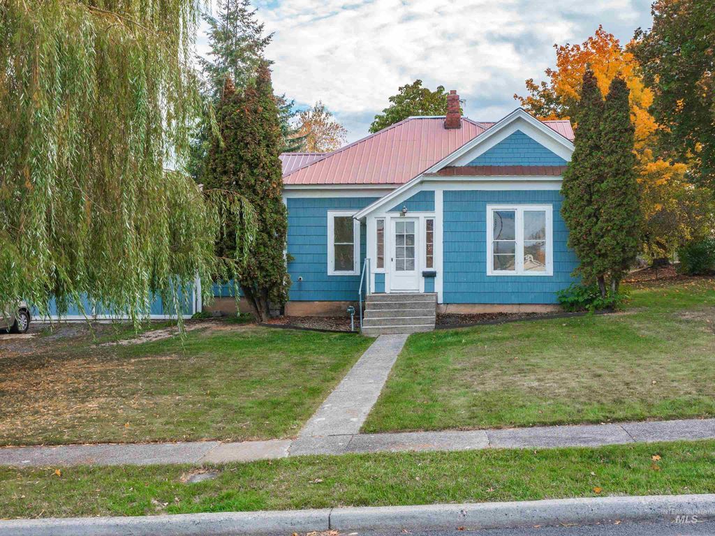 Photo of 316 W North 4th St, Grangeville, ID 83530 (MLS # 98965479)