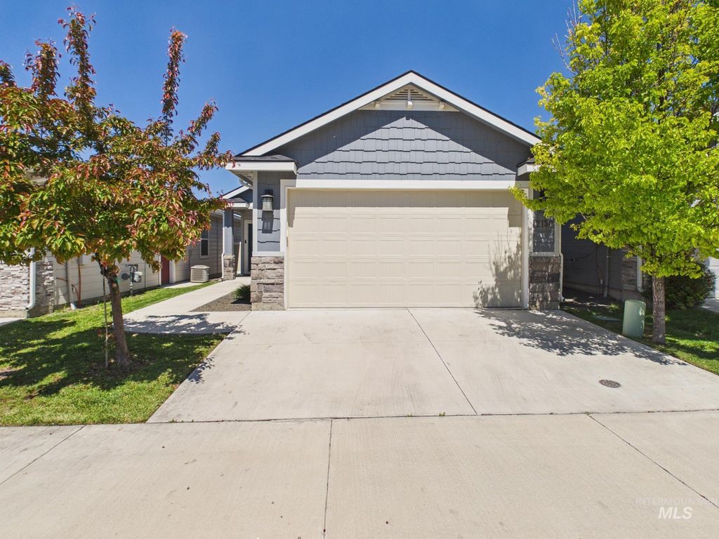 Photo of 2130 W Claira Rd, Nampa, ID 83651 (MLS # 98983905)