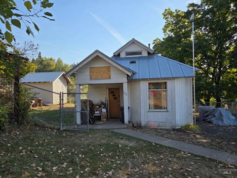 Photo of 702 Idaho Street, Deary, ID 83823 (MLS # 98963113)