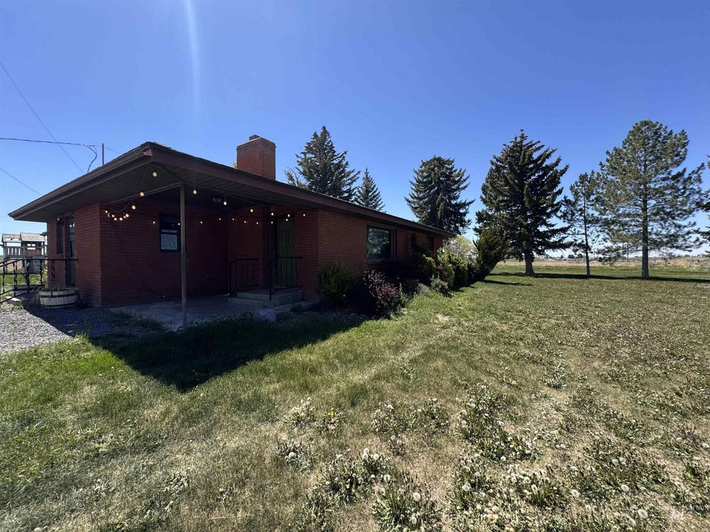 Photo of 1119 East 3600 North, Buhl, ID 83316 (MLS # 98984955)