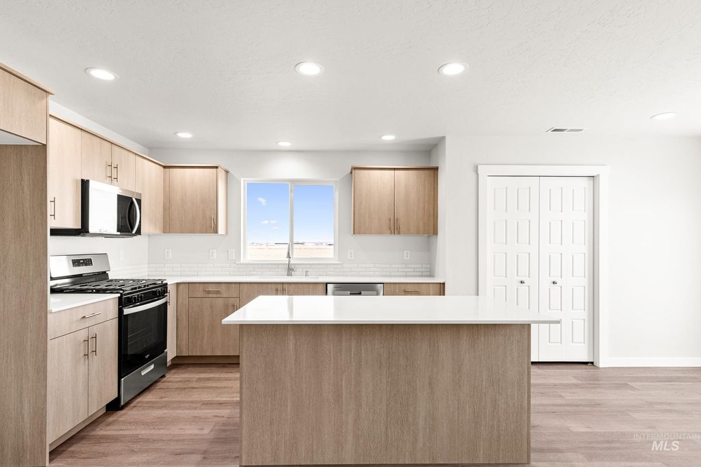 Photo of 17776 N Hugh Glass Way, Nampa, ID 83687 (MLS # 98975488)