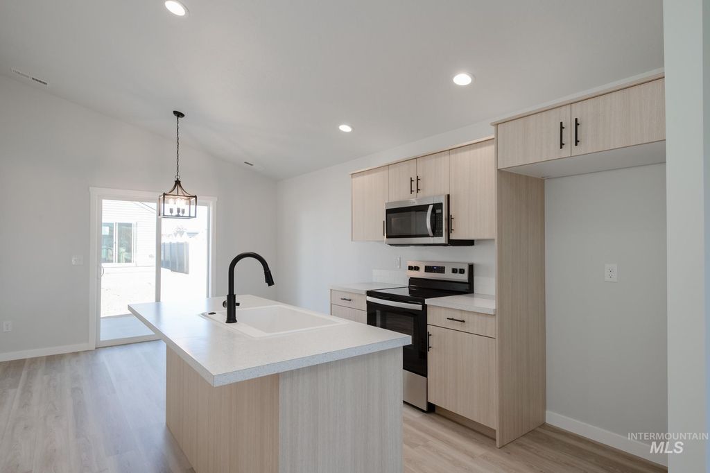 Photo of 7349 S Bungalow Ave, Meridian, ID 83642 (MLS # 98968590)