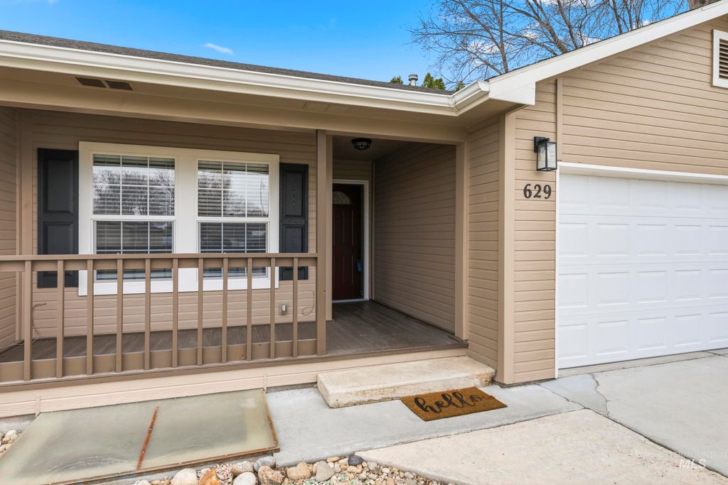 Photo of 629 Lake Lowell Ave, Nampa, ID 83686 (MLS # 98977539)