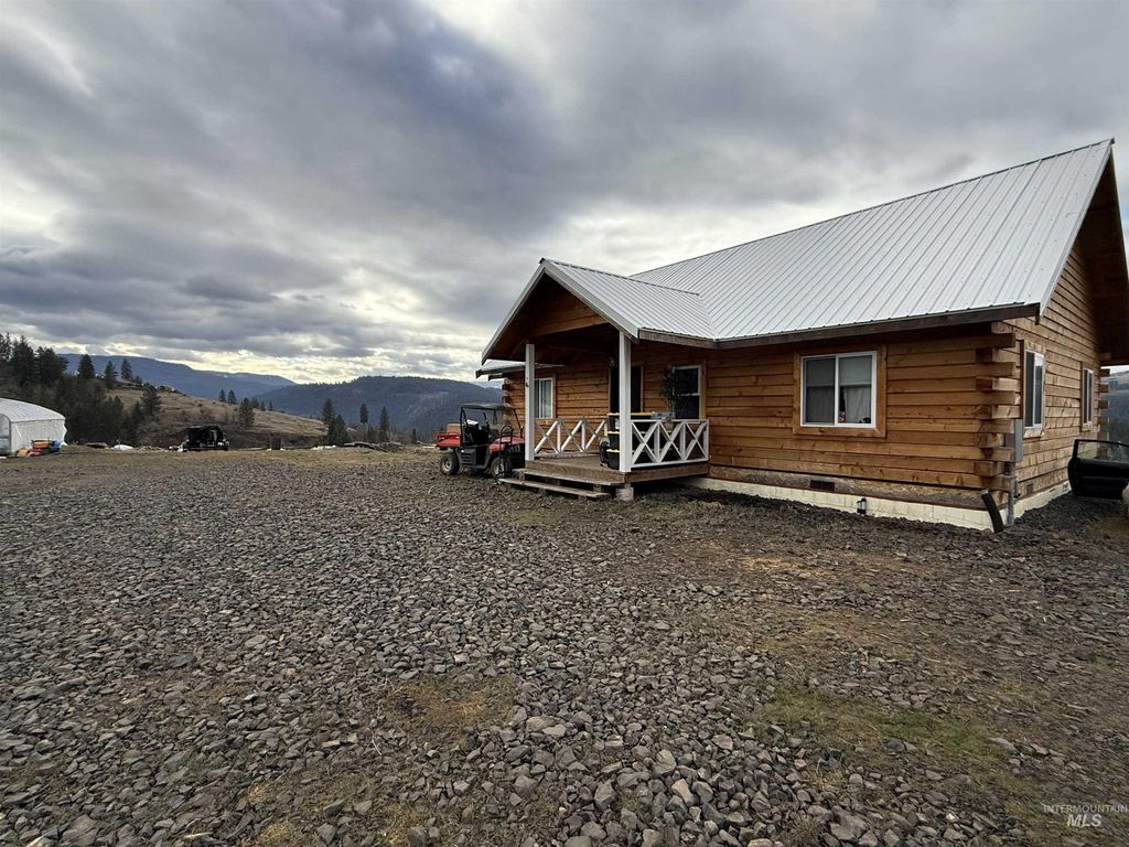 Photo of 113 Sweetwater Dr, Stites, ID 83552 (MLS # 98973044)