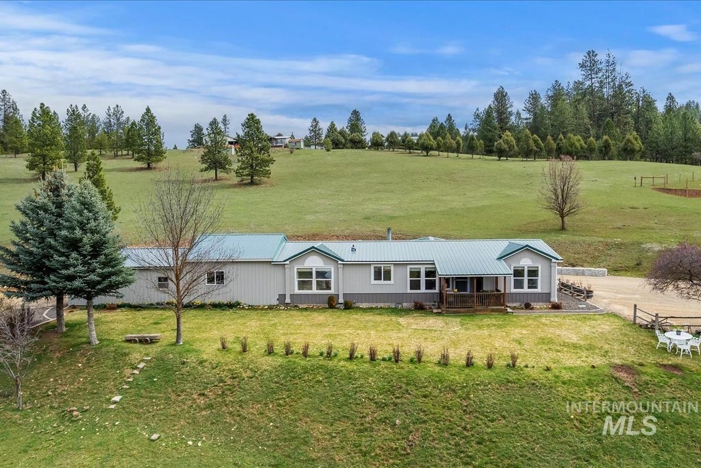 Photo of 15 Granite Basin Rd, Garden Valley, ID 83622 (MLS # 98999428)