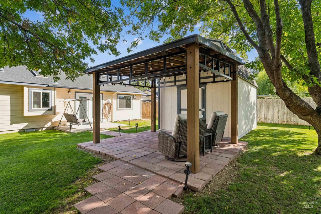Photo of 59 S Rolling Green St, Nampa, ID 83687 (MLS # 99003702)
