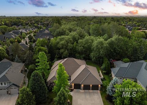 Photo of 422 E Lake Briar Ln, Eagle, ID 83616 (MLS # 98988207)