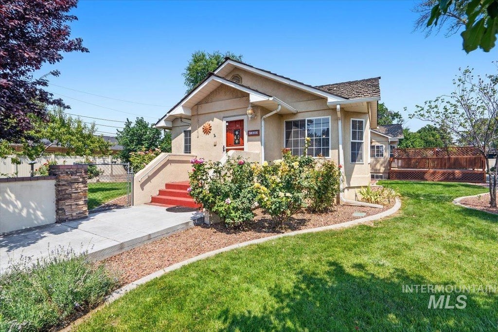 Photo of 1224 W Orchard Avenue, Nampa, ID 83651 (MLS # 98996701)