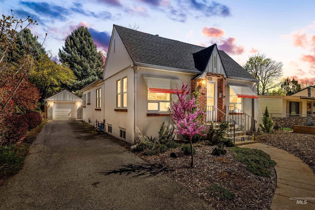 Photo of 420 N Atlantic St, Boise, ID 83706 (MLS # 98981290)