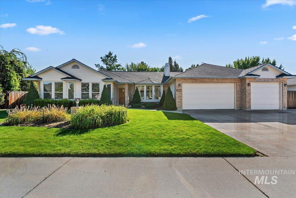 Photo of 1830 SE 3rd Way, Meridian, ID 83642 (MLS # 98999820)