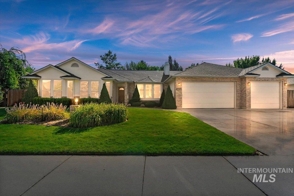 Photo of 1830 SE 3rd Way, Meridian, ID 83642 (MLS # 98999820)