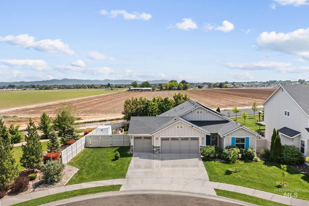 Photo of 15706 Conley Way, Caldwell, ID 83607 (MLS # 98985564)