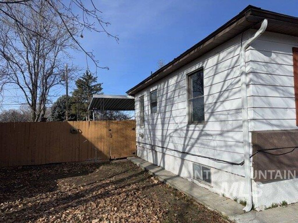 Photo of 9 N State St, Nampa, ID 83651 (MLS # 98975233)