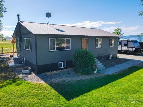 Photo of 2400 Graham Blvd, Vale, OR 97918 (MLS # 98988852)