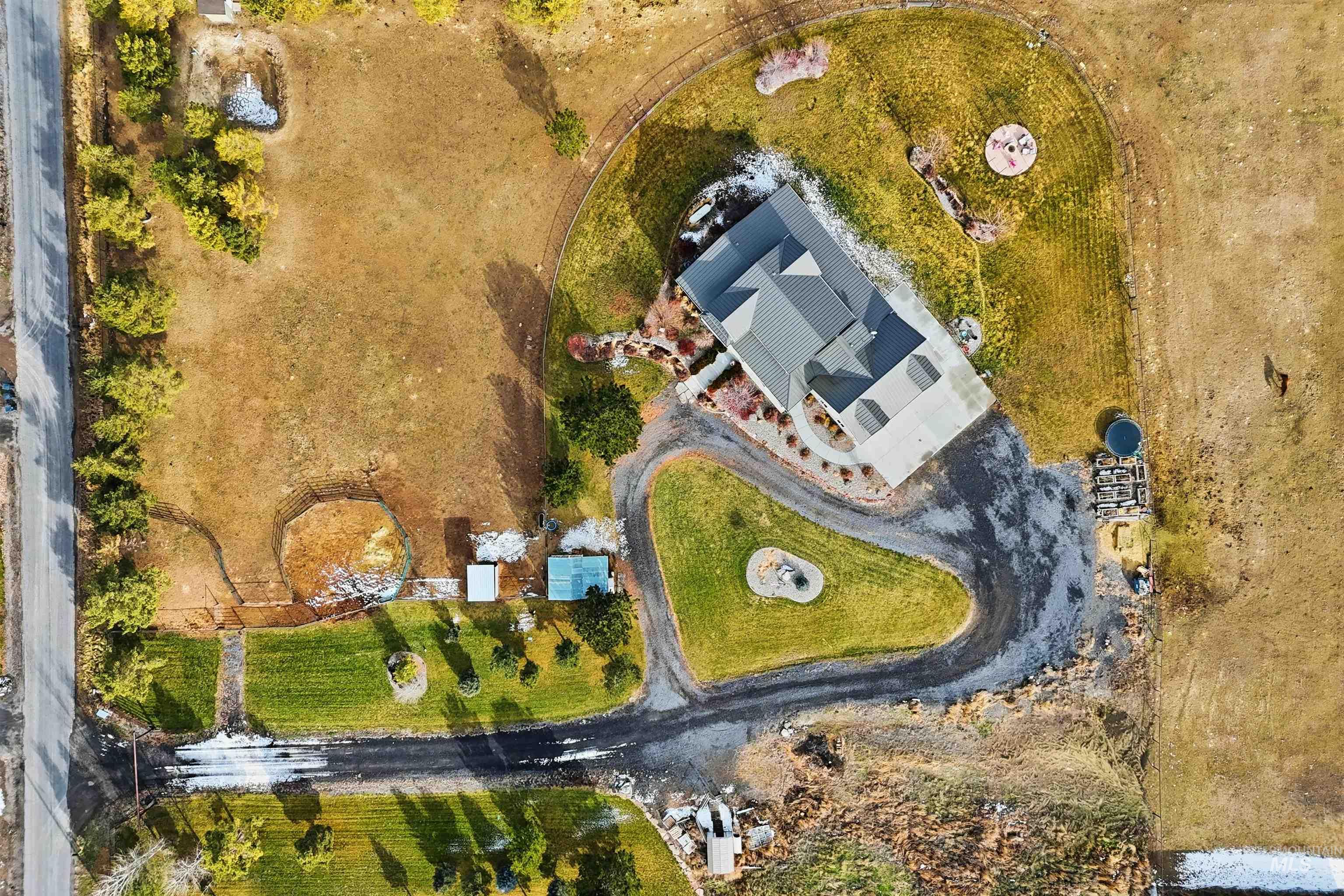 Aerial view of property and surrounding area